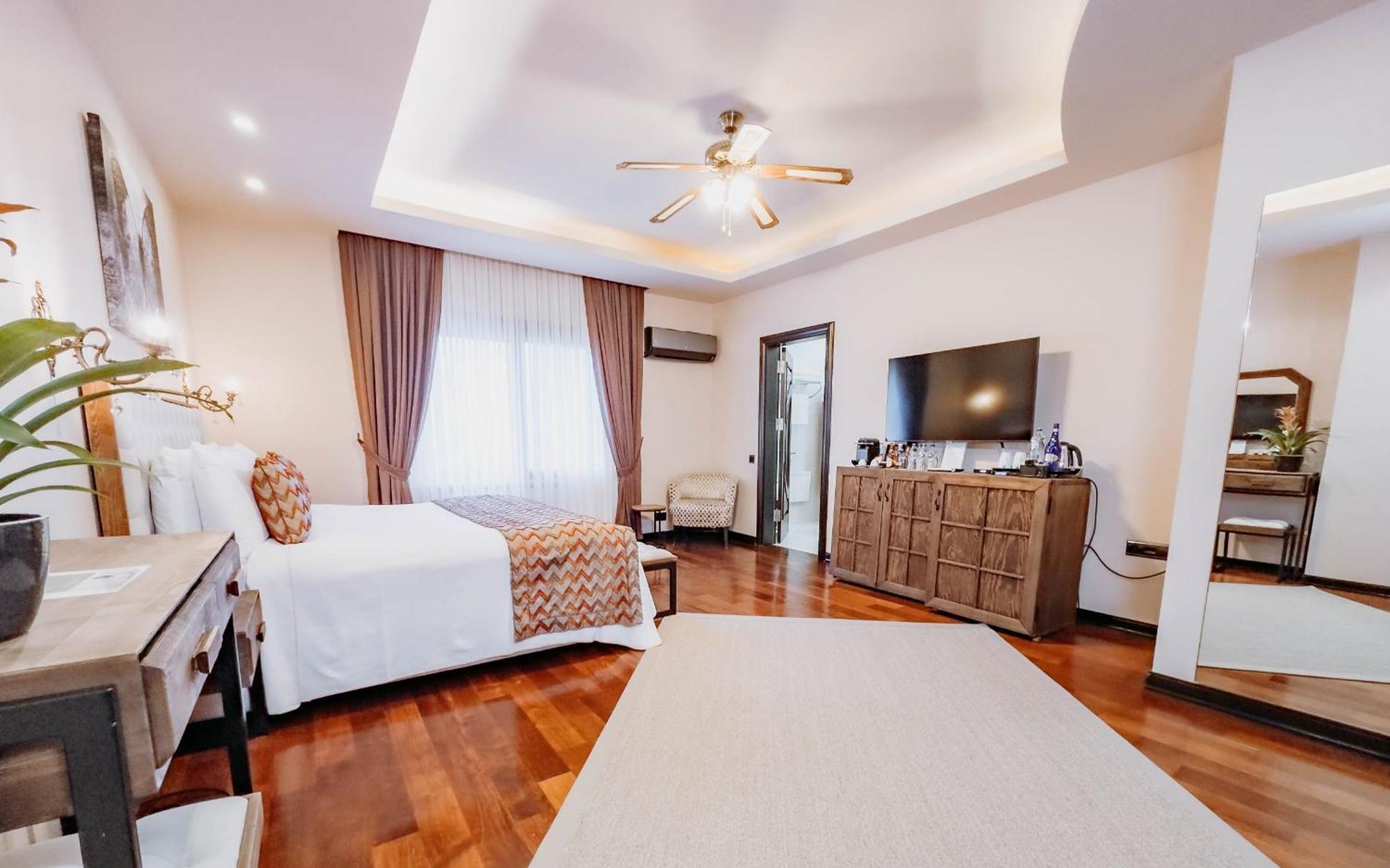 Doors Urla Hotel & Bungalows Izmir Bagian luar foto