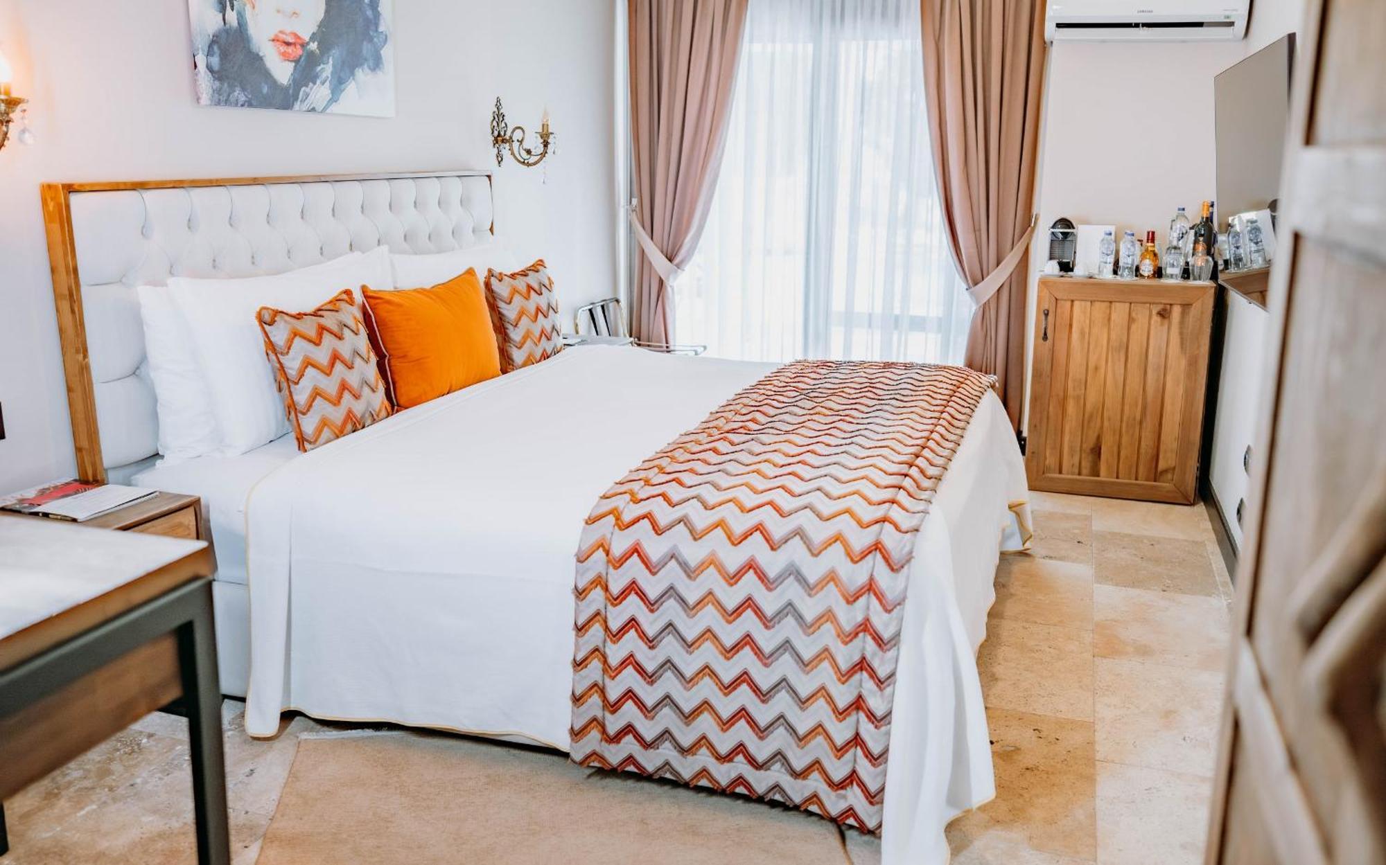 Doors Urla Hotel & Bungalows Izmir Bagian luar foto