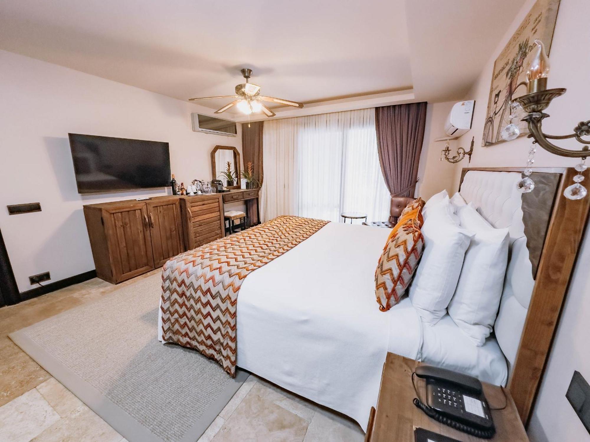 Doors Urla Hotel & Bungalows Izmir Bagian luar foto