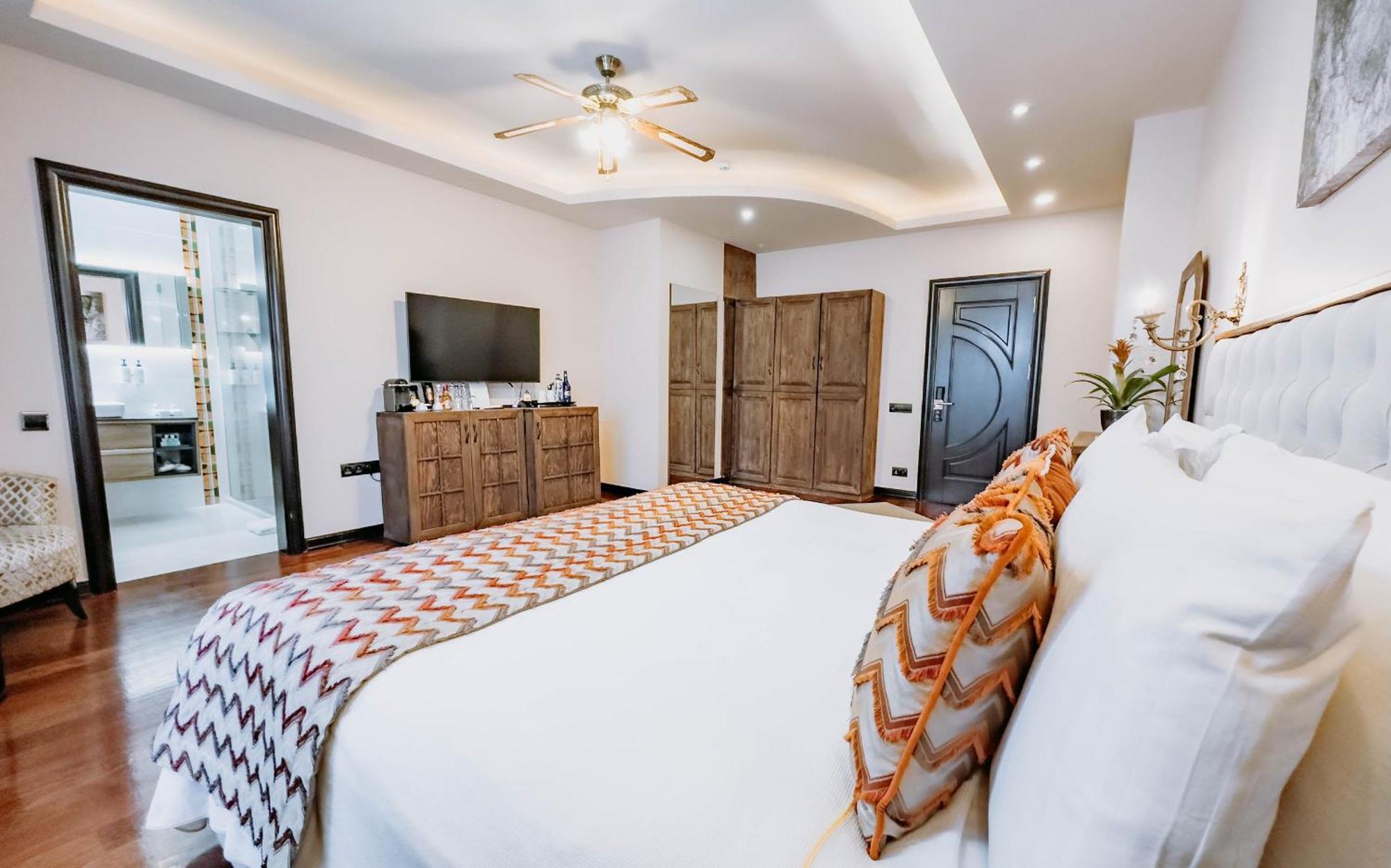 Doors Urla Hotel & Bungalows Izmir Bagian luar foto