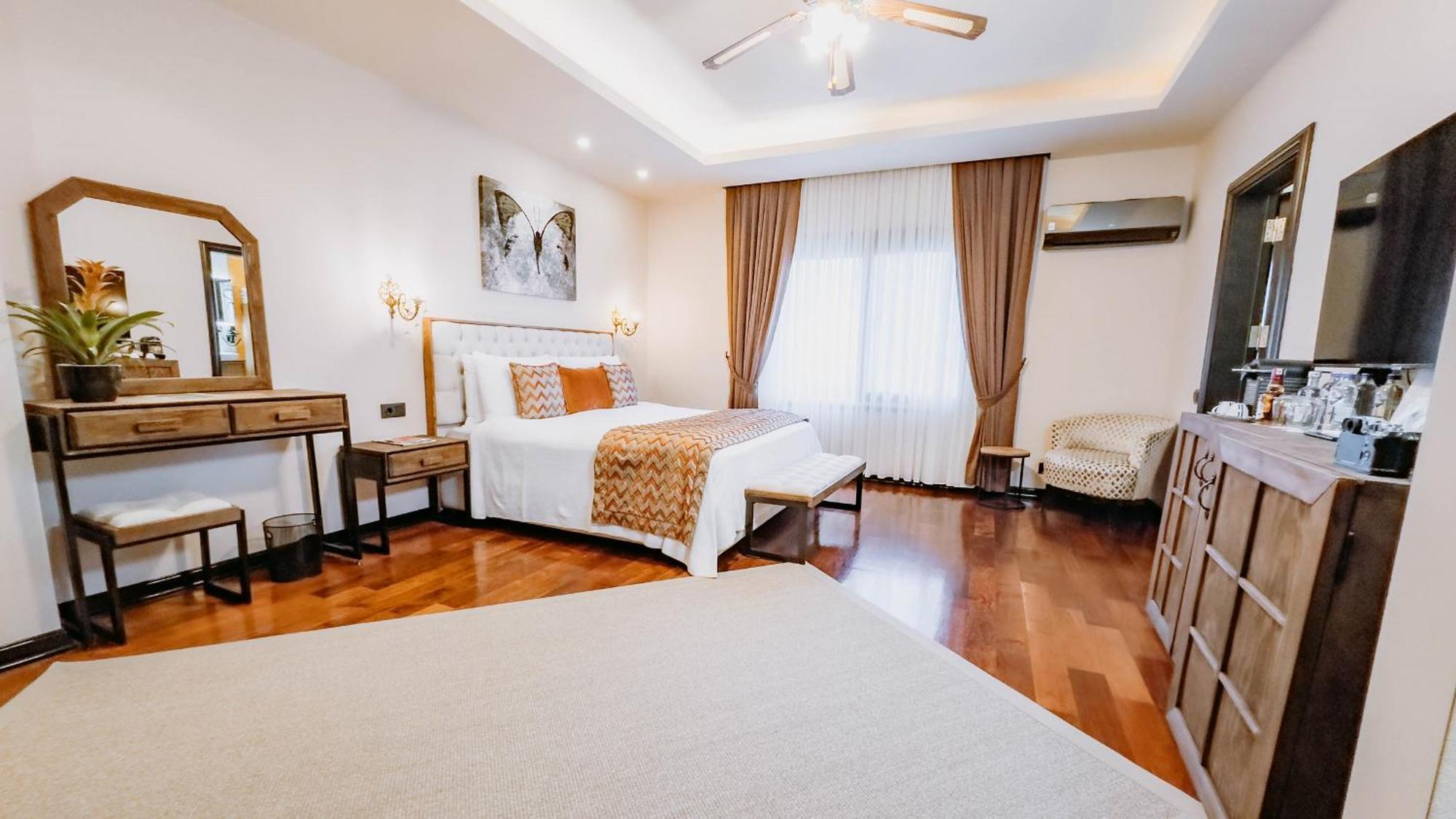 Doors Urla Hotel & Bungalows Izmir Bagian luar foto