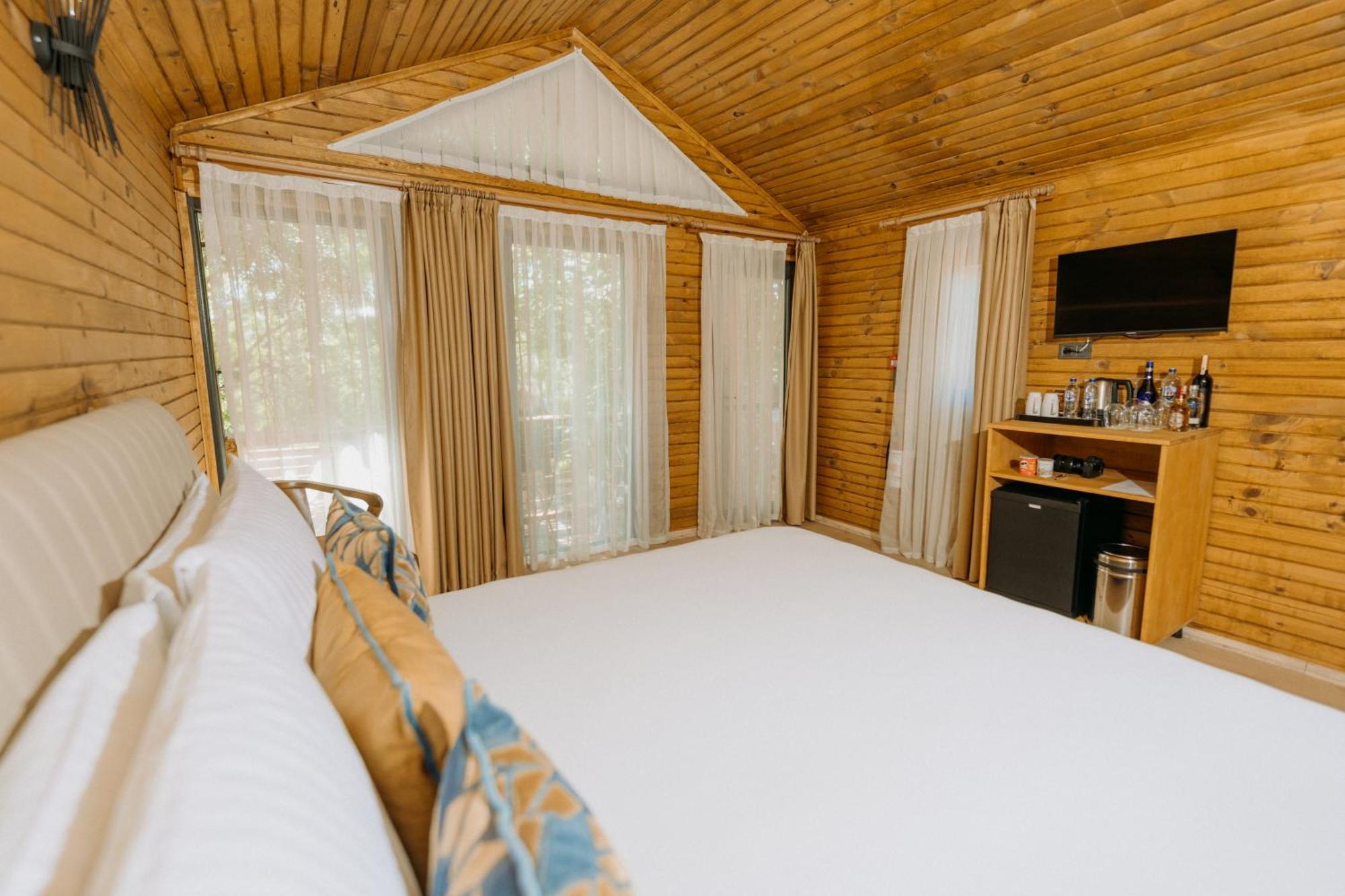 Doors Urla Hotel & Bungalows Izmir Bagian luar foto