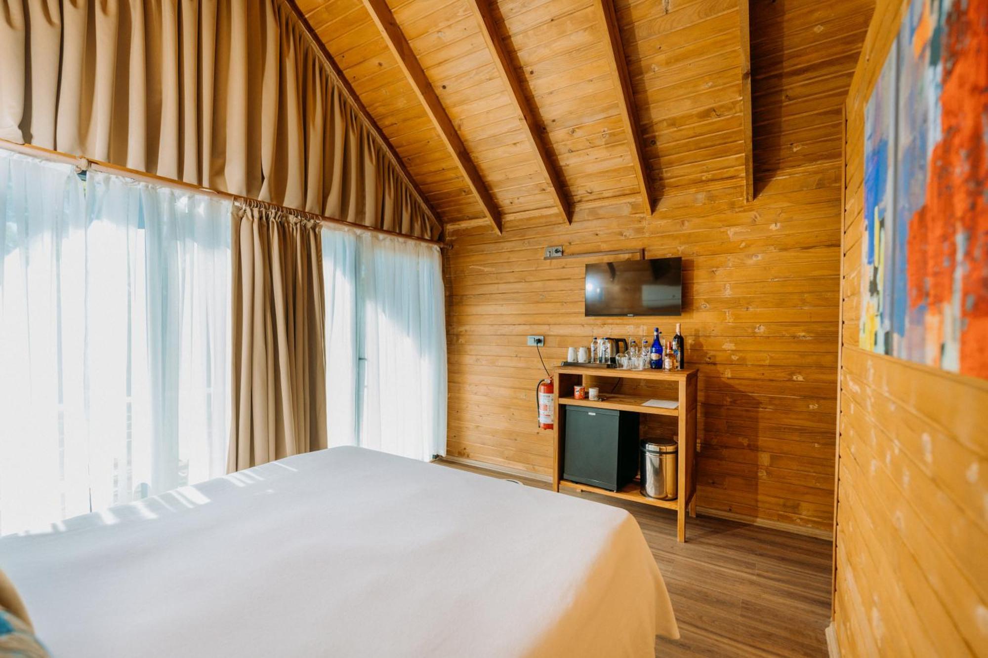 Doors Urla Hotel & Bungalows Izmir Bagian luar foto