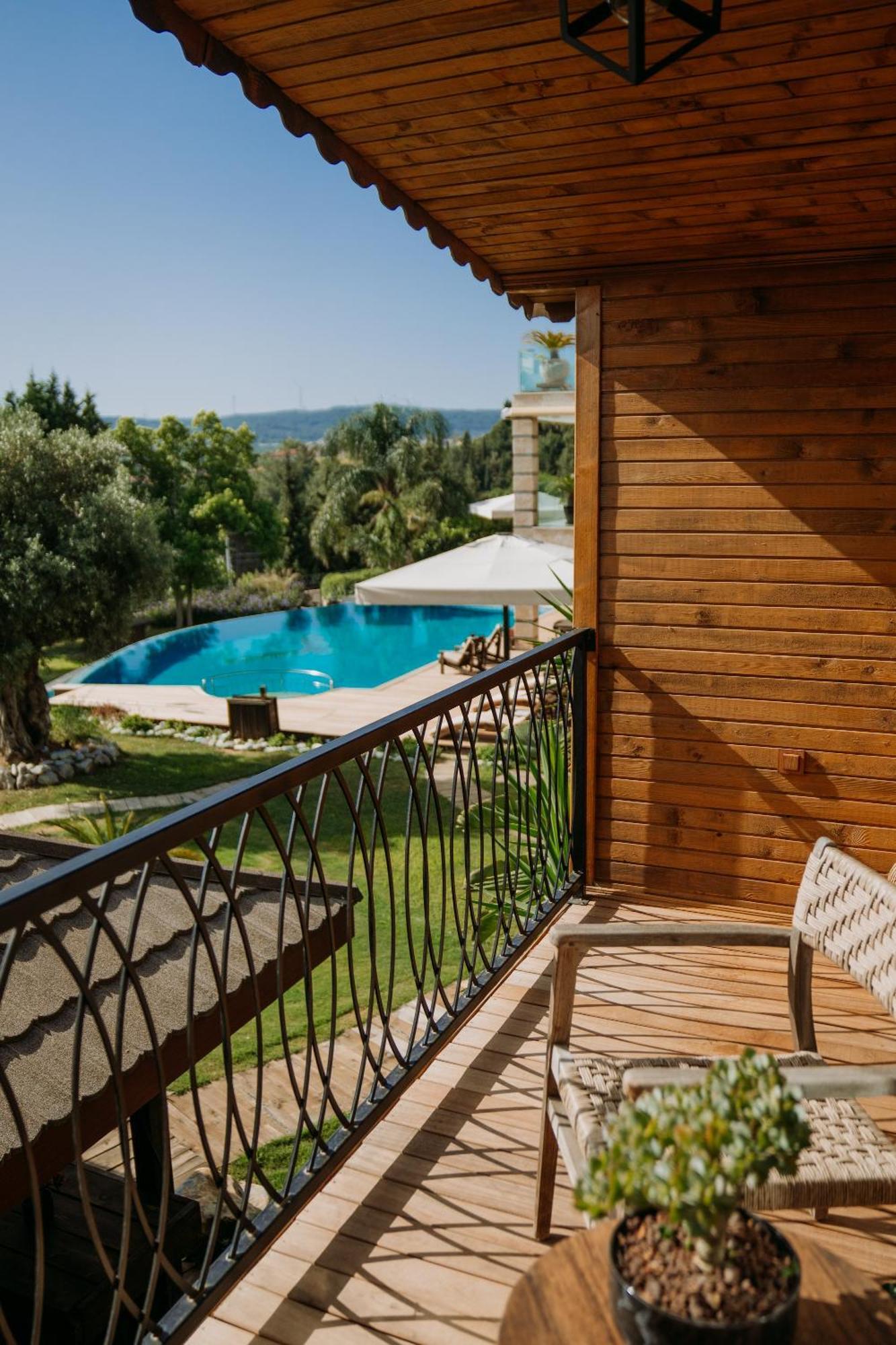 Doors Urla Hotel & Bungalows Izmir Bagian luar foto