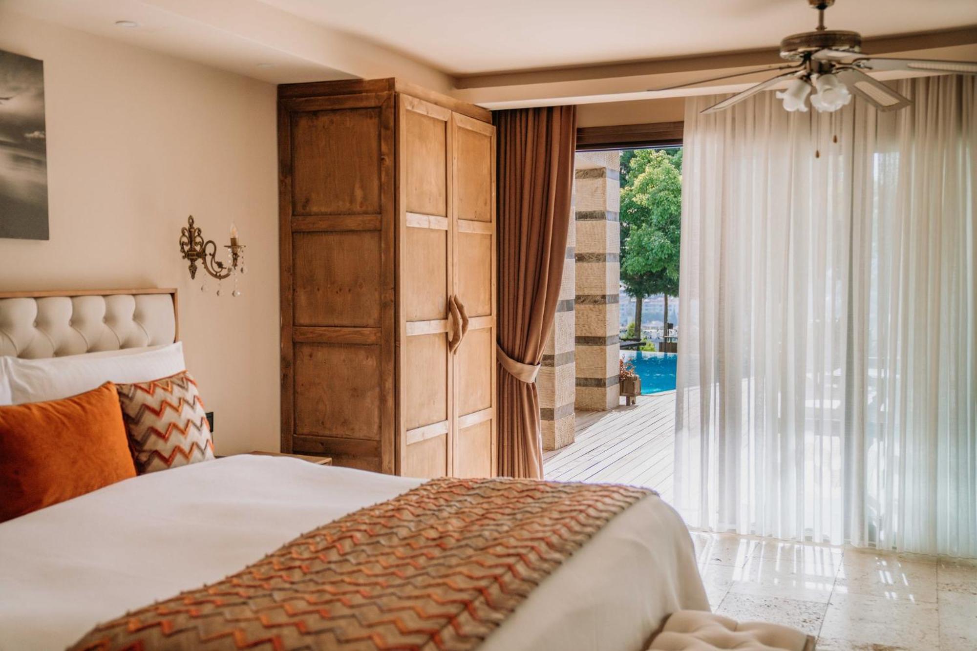 Doors Urla Hotel & Bungalows Izmir Bagian luar foto