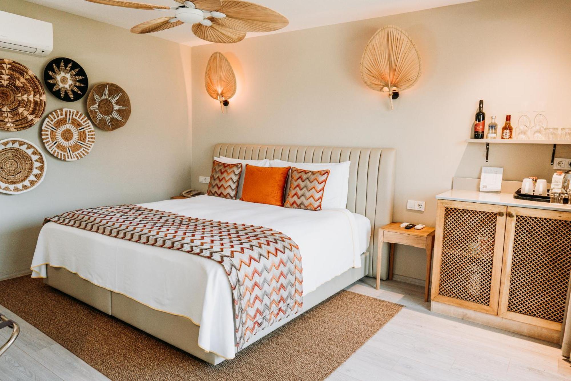 Doors Urla Hotel & Bungalows Izmir Bagian luar foto