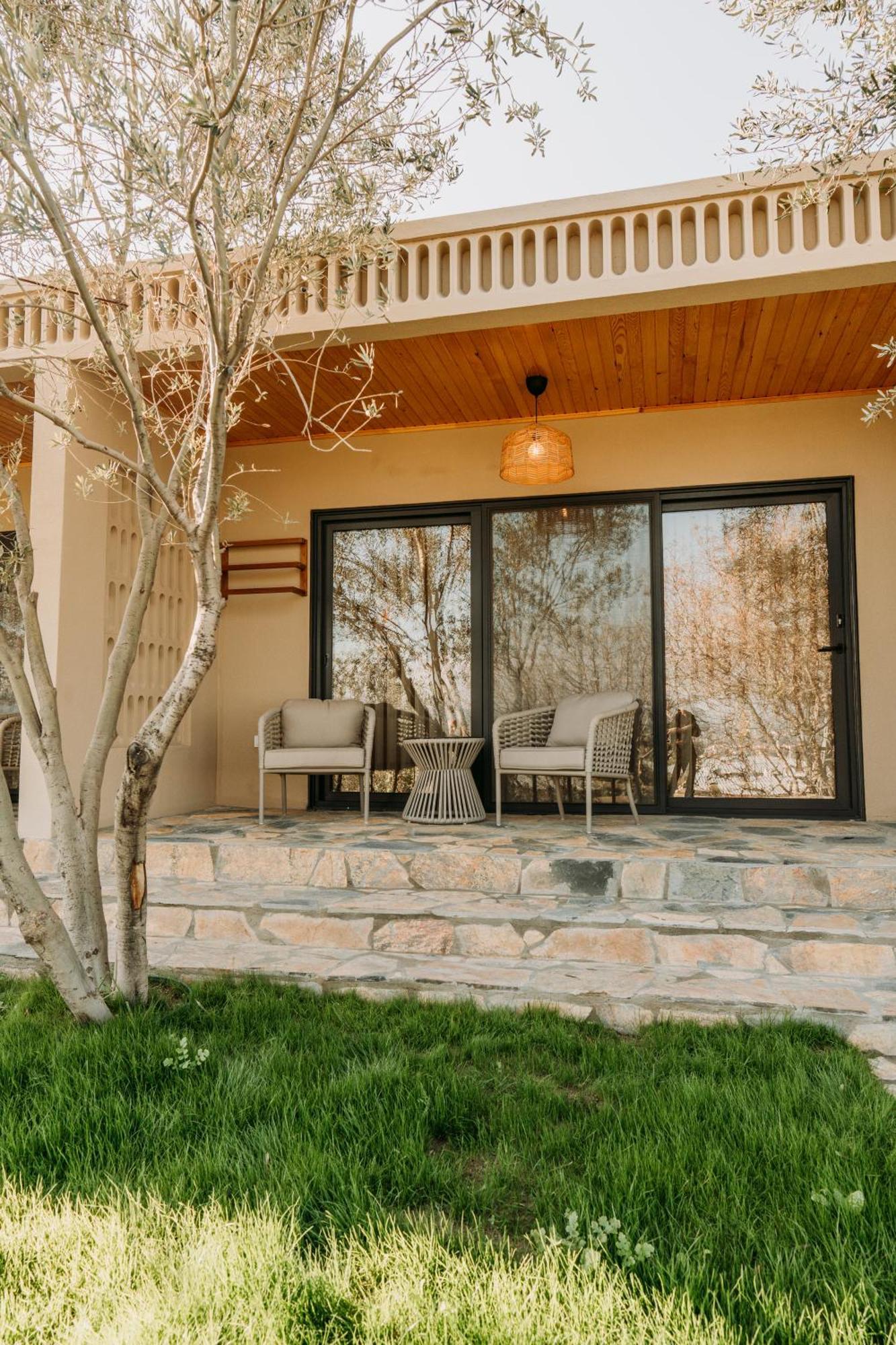 Doors Urla Hotel & Bungalows Izmir Bagian luar foto