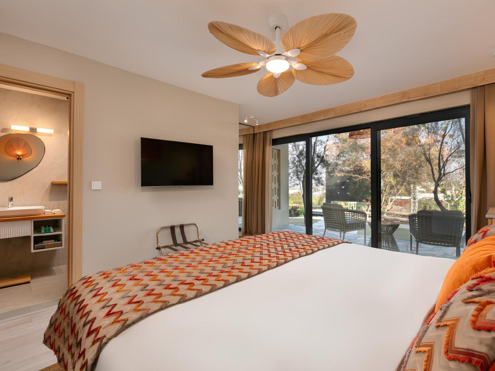 Doors Urla Hotel & Bungalows Izmir Bagian luar foto